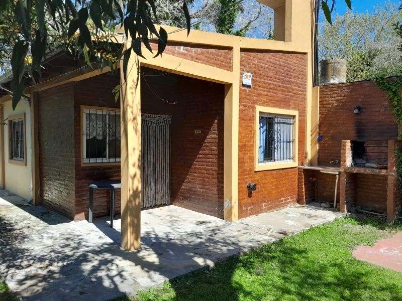 Casa 4 personas - Equipada con internet wifi, tv por cable, gas natural. - Cabaña en San Clemente