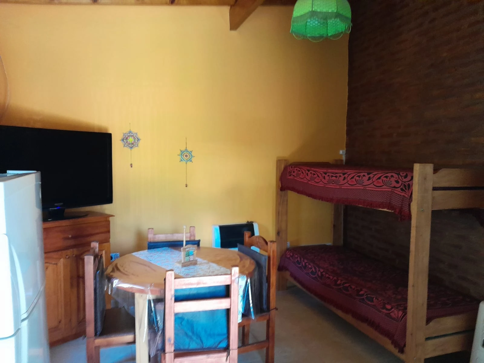 Casa 4 personas - Equipada con internet wifi, tv por cable, gas natural. - Cabaña en San Clemente