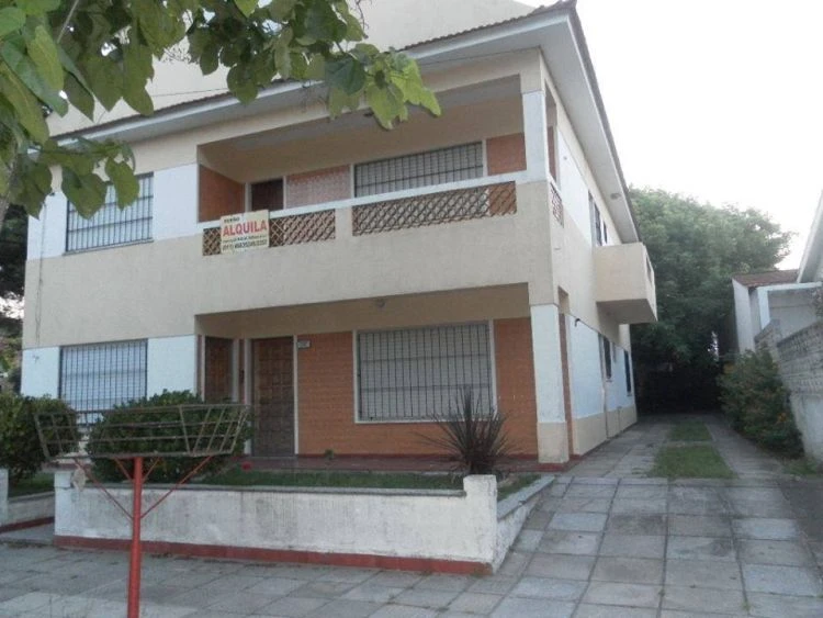 3 Ambientes en Planta Baja - Cocheras Descubiertas - Barrio San Rafael - A 3 cuadras de la playa - a 5 cuadras del centro - Departamento en Mar de Ajó