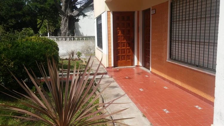 3 Ambientes en Planta Baja - Cocheras Descubiertas - Barrio San Rafael - A 3 cuadras de la playa - a 5 cuadras del centro - Departamento en Mar de Ajó