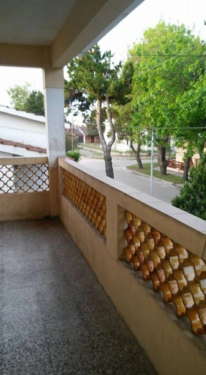 3 Ambientes en Planta Baja - Cocheras Descubiertas - Barrio San Rafael - A 3 cuadras de la playa - a 5 cuadras del centro - Departamento en Mar de Ajó