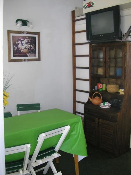2½ Ambientes - Entrada de Auto - Amplio Terreno - A 5 cuadras de la playa - a 2 cuadras de la terminal de omnibus - Casa/Chalet en La Lucila del Mar