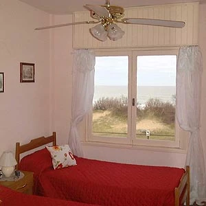 3 Ambientes en 2do Piso - Vista al Mar - Impecable !!! - Frente al Mar - a 5 cuadras de Av. San Bernardo - Departamento en San Bernardo