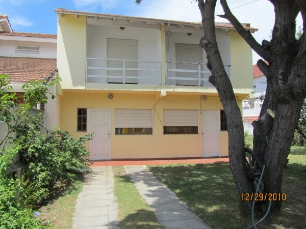 4 Ambientes con Entrada de Auto - A 3 cuadras del mar - a 8 cuadras del centro - Dúplex/Tríplex en Mar de Ajó