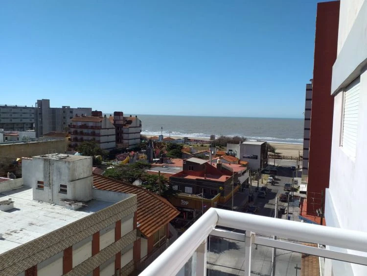 2 Ambientes en 6to Piso con Balcon - Vista al Mar - A 1 cuadra del mar - a 5 cuadras de Av. San Bernardo - Departamento en San Bernardo