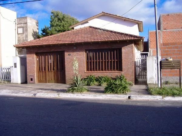 Departamentos: 2 Ambientes con Cochera - A ½ cuadra de la playa - a 8 cuadras del centro - Departamento en Mar de Ajó