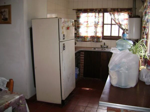 4 Ambientes - Guarda Coche con porton de Rejas - A 7 cuadras de la playa - a 3 cuadras de la plaza - a 3 cuadras del supermercado Disco - Casa/Chalet en San Bernardo