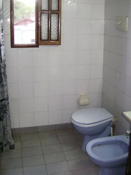 4 Ambientes - Guarda Coche con porton de Rejas - A 7 cuadras de la playa - a 3 cuadras de la plaza - a 3 cuadras del supermercado Disco - Casa/Chalet en San Bernardo