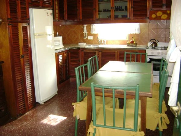 3 Ambientes - Amplio y Equipado - Barrio San Rafael - Entrada de Auto - A 2½ cuadras de la Playa - Casa/Chalet en Mar de Ajó