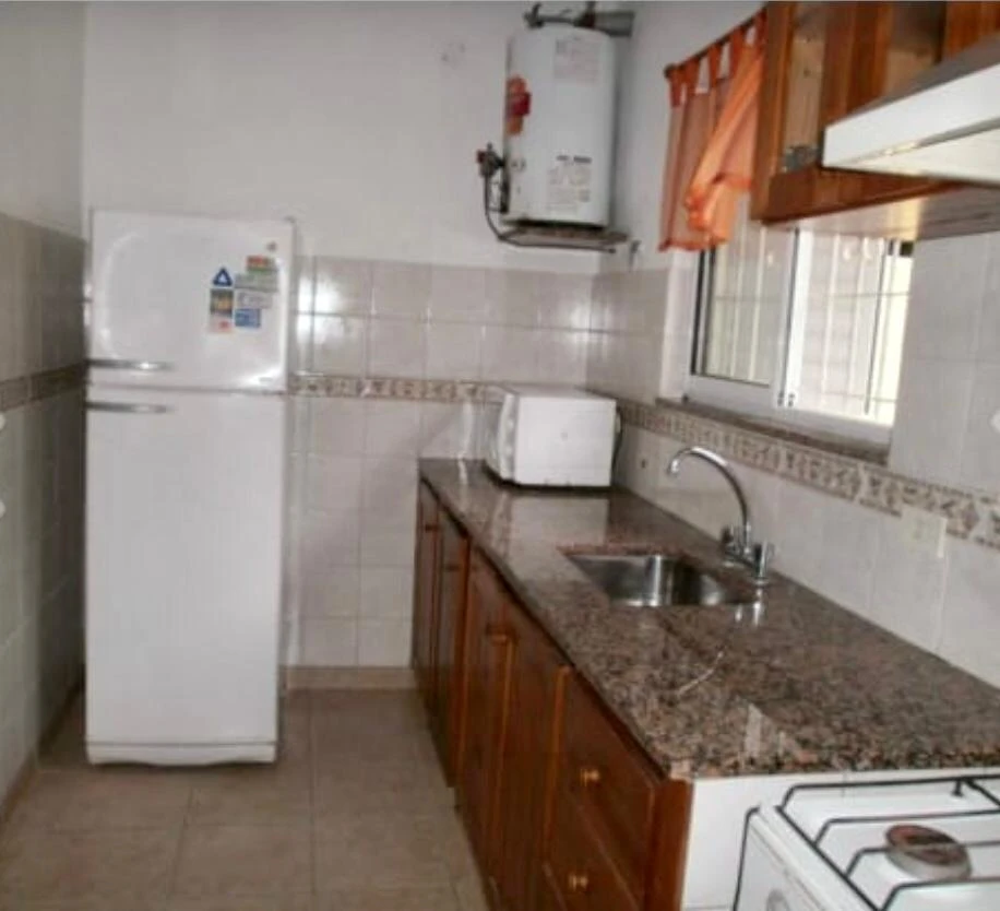 Complejo: 4 Ambientes - Entrada de Auto - Gran Confort - A 1½ cuadra del mar - a 1 cuadra del centro - Dúplex/Tríplex en Aguas Verdes