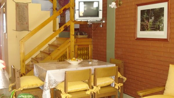 4 Ambientes de Categoría - Muy Comodo - Entrada para Auto Cerrada con Rejas Altas - Servicio de Blanco y Playa - a 6 cuadras del mar - Dúplex/Tríplex en San Bernardo