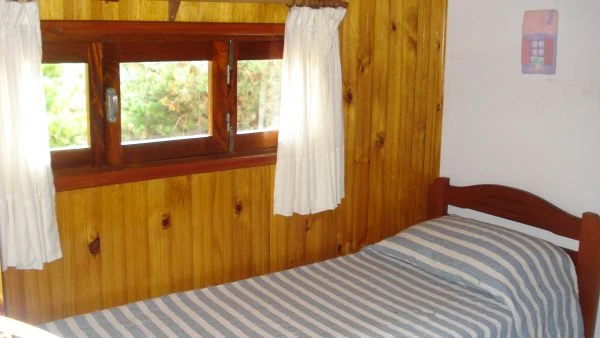 4 Ambientes de Categoría - Muy Comodo - Entrada para Auto Cerrada con Rejas Altas - Servicio de Blanco y Playa - a 6 cuadras del mar - Dúplex/Tríplex en San Bernardo