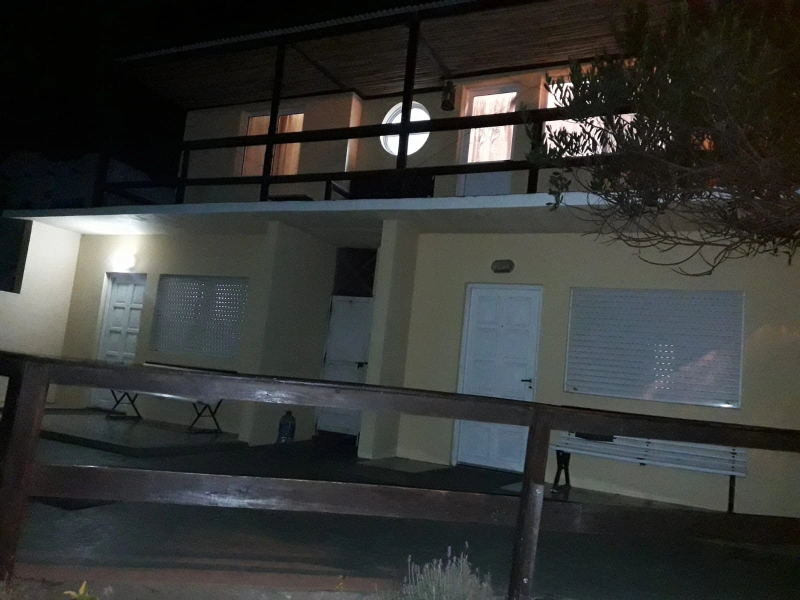 Complejo: 3 Ambientes - Entrada de Auto - Zona de Playas Tranquilas - A orillas del mar - a 2 cuadras del centro - Dúplex/Tríplex en Aguas Verdes