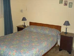 3 Ambientes en Contrafrente - Barrio San Rafael - A 3 cuadras de la playa - a 2 cuadras del centro - frente a la plaza del Automovil Club Argentino - Casa/Chalet en Mar de Ajó