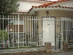 4 Ambientes - Barrio San Rafael - A 3 cuadras de la playa - a 2 cuadras del centro - frente a la plaza del Automovil Club Argentino - Casa/Chalet en Mar de Ajó