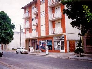 3 Ambientes en 1er Piso por Escalera - A 2 cuadras del mar - Departamento en Mar de Ajó