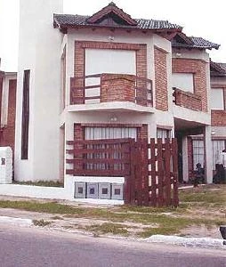 Complejo Mary-And - 3 Ambientes - Atendido por sus Dueños - A 2 cuadras del mar - Dúplex/Tríplex en Mar de Ajó