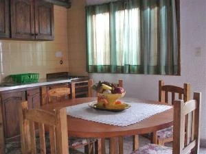4 Ambientes con Entrada de Auto - A 3 cuadras de la playa - a 5 cuadras del centro - Dúplex/Tríplex en Mar de Ajó