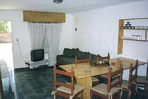 3 Ambientes - Muy Buen Estado - Cochera Semicubierta - A 5 cuadras del mar - a 3 cuadras de la calle principal - Casa/Chalet en La Lucila del Mar