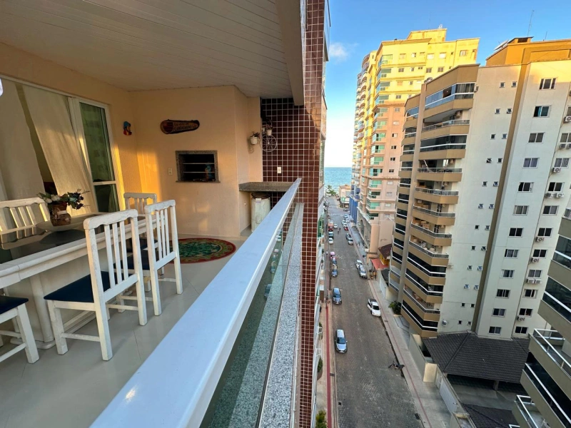 3 Ambientes en Edificio de Categoría - Garage Individual Cubierto - A una cuadra del mar - Departamento en Brasil
