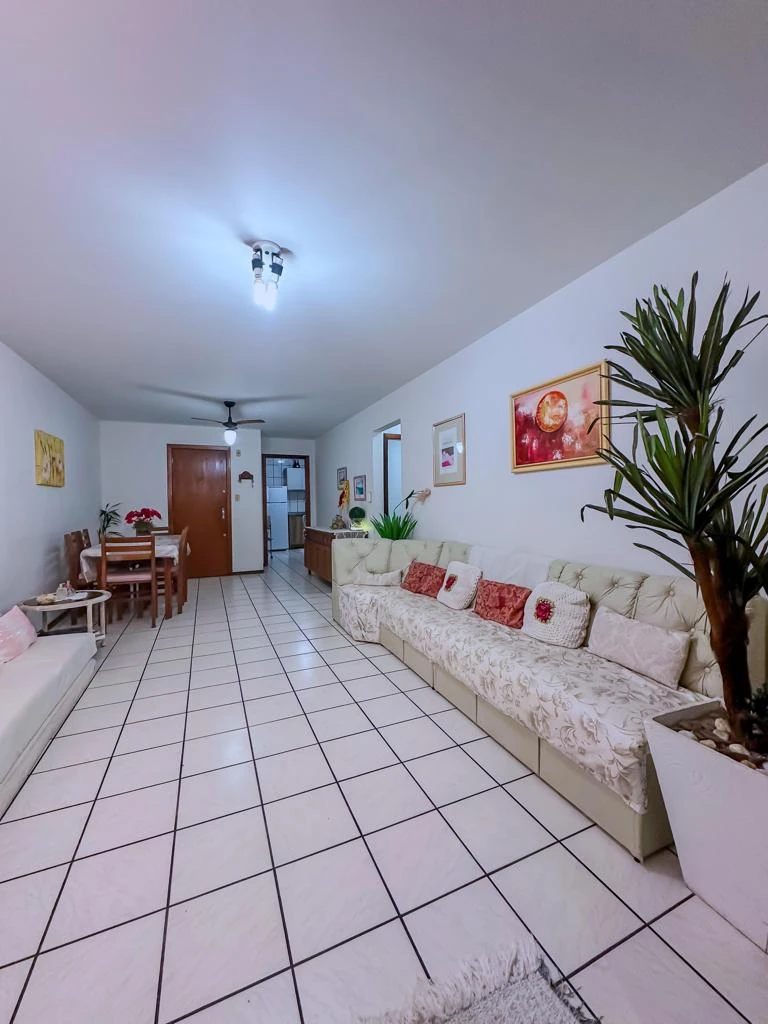 3 Ambientes en Edificio de Categoría - Garage Individual Cubierto - A una cuadra del mar - Departamento en Brasil