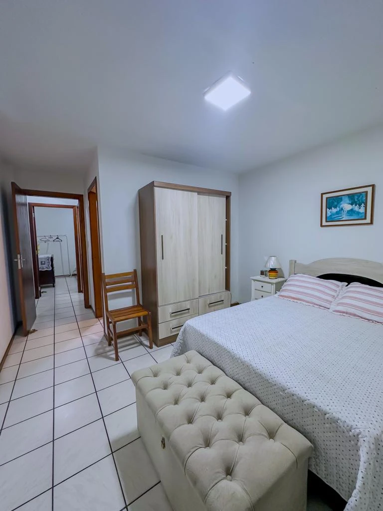 3 Ambientes en Edificio de Categoría - Garage Individual Cubierto - A una cuadra del mar - Departamento en Brasil