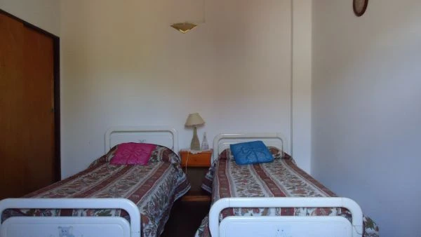 3 Ambientes Confortables - Entrada de Garage Independiente - A 5 cuadras del mar - a 5 cuadras del centro - a 1 cuadra de Av. San Martín - Dúplex/Tríplex en San Clemente