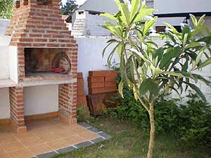 Gran Complejo - Entrada Para Vehículo - Completamente Equipado - A 1 cuadra de la plaza - a 7 cuadras del mar - Dúplex/Tríplex en San Bernardo