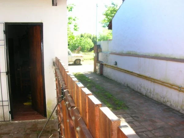 3 Ambientes - Impecable Estado - Zona muy Tranquila - a 4 cuadras del mar - a 2 cuadras de la plaza - a 3 cuadras de la terminal de ómnibus - Casa/Chalet en La Lucila del Mar