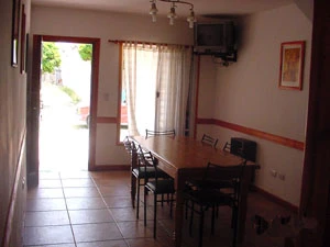 3 Ambientes - Balcon a la Calle - Atendidos por sus Dueños - Entrada para Autos - A 3½ cuadras del mar - a 7 cuadras del centro - Dúplex/Tríplex en Mar de Ajó