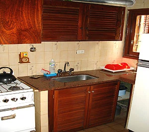 4 Ambientes de Categoría - Zona Residencial Arbolada - Garage con Rejas - A 1 cuadra de Av. San Bernardo - a 5 cuadras del mar - Dúplex/Tríplex en San Bernardo