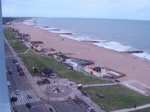 Monoambiente con División - Muy Luminoso - Hermosa vista - frente al mar - a 1 cuadra de la peatonal - Departamento en Miramar