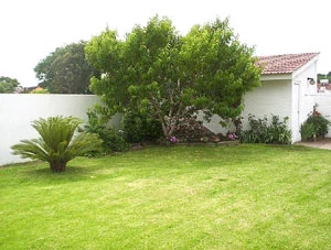 NO DISPONIBLE PARA ESTA TEMPORADA 6 Amplios Ambientes - Muy Confortable - Garage para 3 Autos - A 4 cuadras del mar - Casa/Chalet en La Lucila del Mar