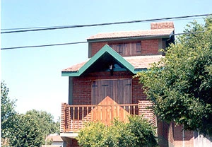4 Ambientes con Entrada de Auto - Inmejorable Ubicación - A ½ cuadra del pinar - a 3 cuadras del mar - Dúplex/Tríplex en La Lucila del Mar