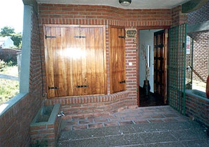 4 Ambientes con Entrada de Auto - Inmejorable Ubicación - A ½ cuadra del pinar - a 3 cuadras del mar - Dúplex/Tríplex en La Lucila del Mar