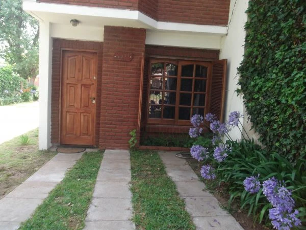 4 Ambientes - Estacionamiento con Rejas - A 5 cuadras del mar - Dúplex/Tríplex en Costa Azul