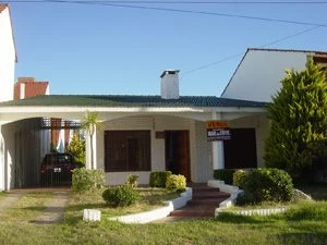 4 Ambientes con Garage Cubierto - Muy Luminoso y Amplio - A metros del mar - Casa/Chalet en Mar del Tuyú