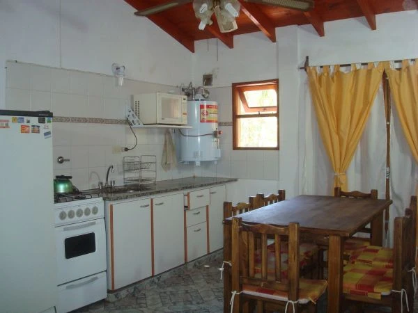 Excelente - 2 Ambientes Amplios en 2do Piso al Frente - Balcon a la Calle - Pleno centro - Departamento en San Bernardo