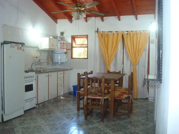 Excelente - 2 Ambientes Amplios en 2do Piso al Frente - Balcon a la Calle - Pleno centro - Departamento en San Bernardo