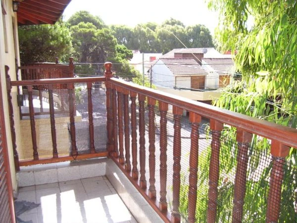 Excelente - 2 Ambientes Amplios en 2do Piso al Frente - Balcon a la Calle - Pleno centro - Departamento en San Bernardo