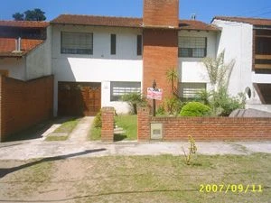 5 Ambientes con Entrada de Auto y Garage Cerrado - A 4 cuadras del mar - Casa/Chalet en San Bernardo