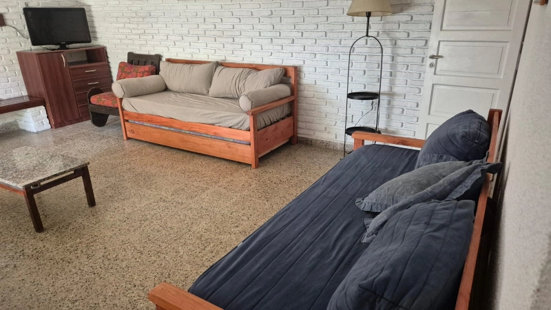 5 Ambientes con Cochera Descubierta para 2 Autos - Excelente Estado - A 3 cuadras de la playa - Casa/Chalet en San Bernardo