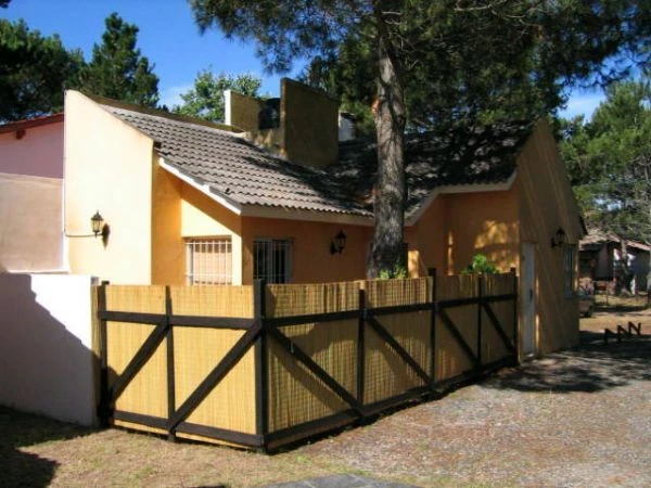 Complejo: 2 Ambientes - Estacionamiento Propio - Rodeado de Pinares - Un espacio ideado para un apacible descanso - a 3 cuadras del mar - Casa/Chalet en Aguas Verdes