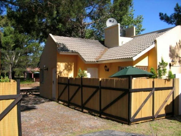 Complejo: 2 Ambientes - Estacionamiento Propio - Rodeado de Pinares - Un espacio ideado para un apacible descanso - a 3 cuadras del mar - Casa/Chalet en Aguas Verdes