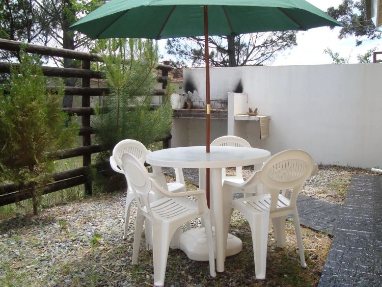 Complejo: 2 Ambientes - Estacionamiento Propio - Rodeado de Pinares - Un espacio ideado para un apacible descanso - a 3 cuadras del mar - Casa/Chalet en Aguas Verdes