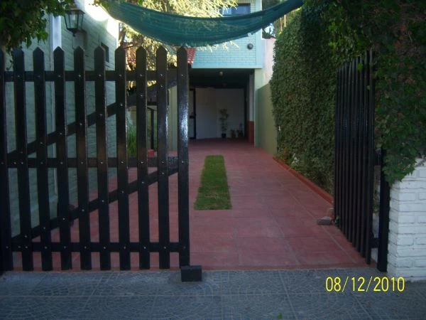 Monoambiente por Escalera - Garage - A 5 cuadras de la terminal de omnibus - remiseria y colectivo local en la esquina - Departamento en Mar de Ajó