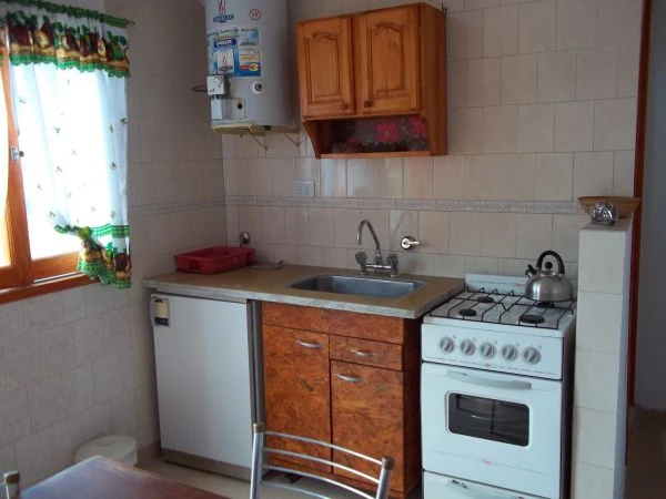 Anmar - 2 y 3 Ambientes - Estacionamiento Interno con Media Sombra - Zona Tranquila - A ½ del mar - sobre asfalto - Departamento en Mar de Ajó