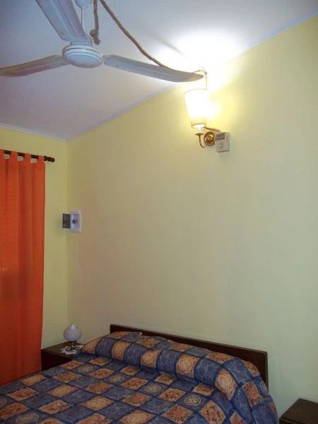 Anmar - 2 y 3 Ambientes - Estacionamiento Interno con Media Sombra - Zona Tranquila - A ½ del mar - sobre asfalto - Departamento en Mar de Ajó