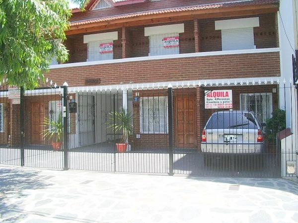 2 Ambientes con Cochera - Zona Residencial - A 4 cuadras del mar - a 3 cuadras de Chiozza - Departamento en San Bernardo