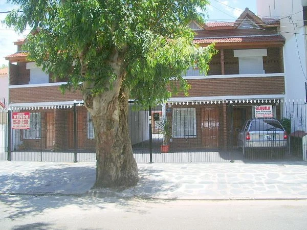 2 Ambientes con Cochera - Zona Residencial - A 4 cuadras del mar - a 3 cuadras de Chiozza - Departamento en San Bernardo